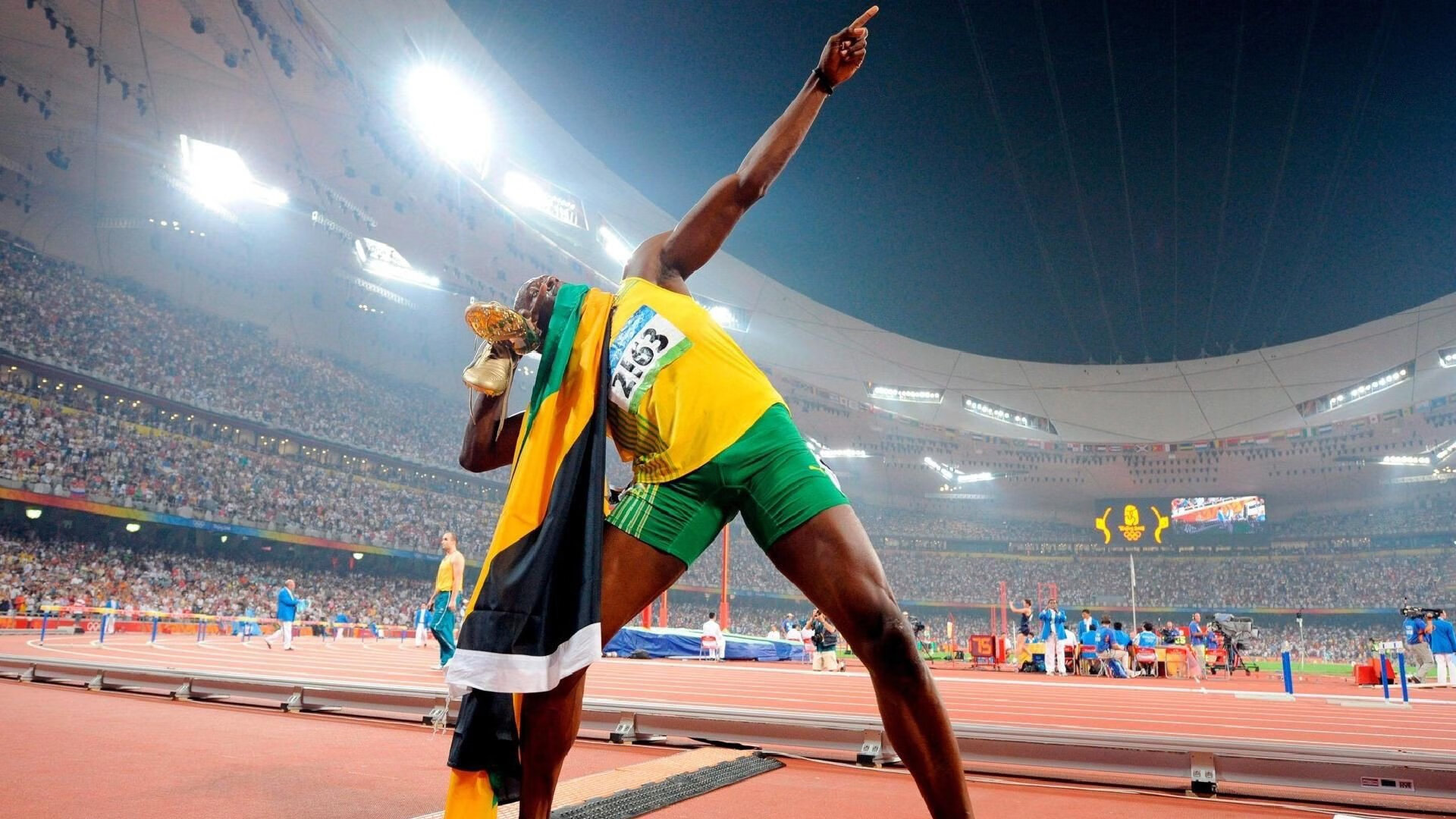 青少年足球比赛设置体能比拼环节促进全面发展，青少年足球专项体能训练教程