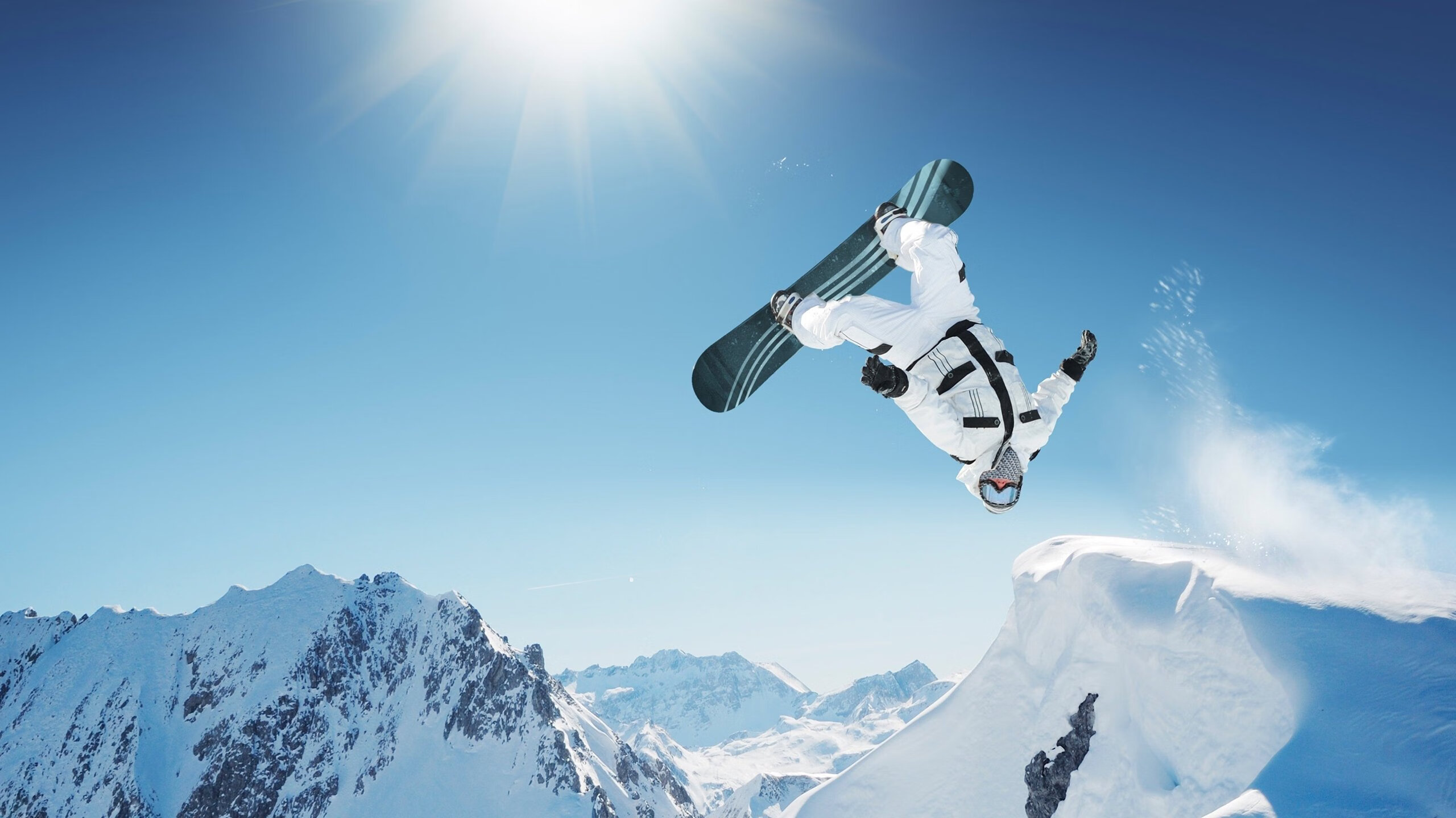 -《电竞行业数字安全：如何防止外挂与博彩风险》，电竞网络解决方案